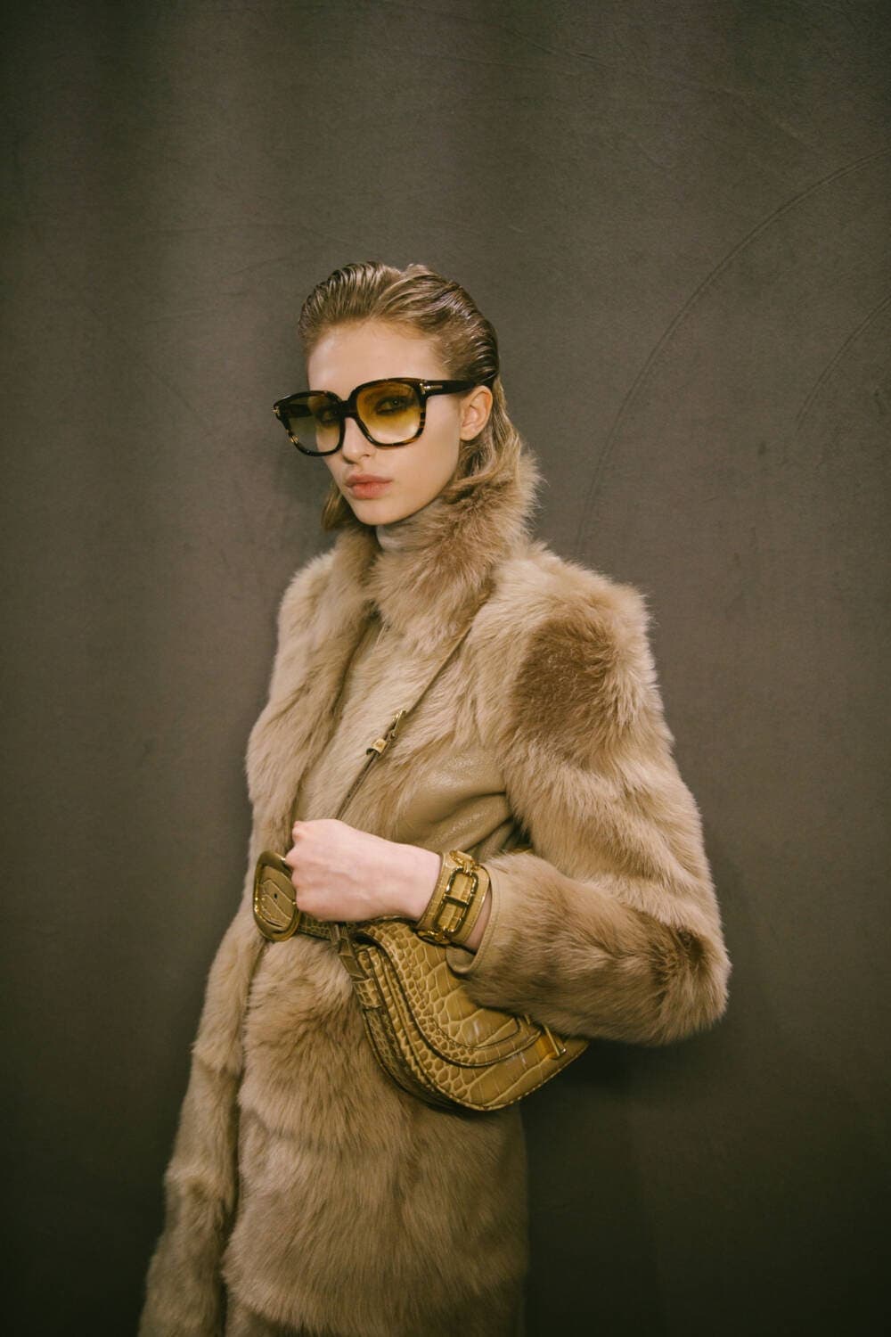 【tom ford・トムフォード】 SHORT DRESS ワンピース MFW_AW24_TomFord_10Mag_CrisFra